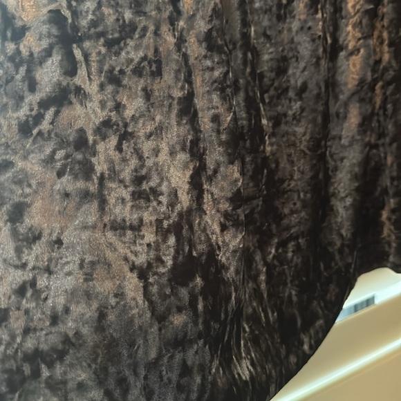 Light weight Velvet “Looking” Top - Picture 2 of 6